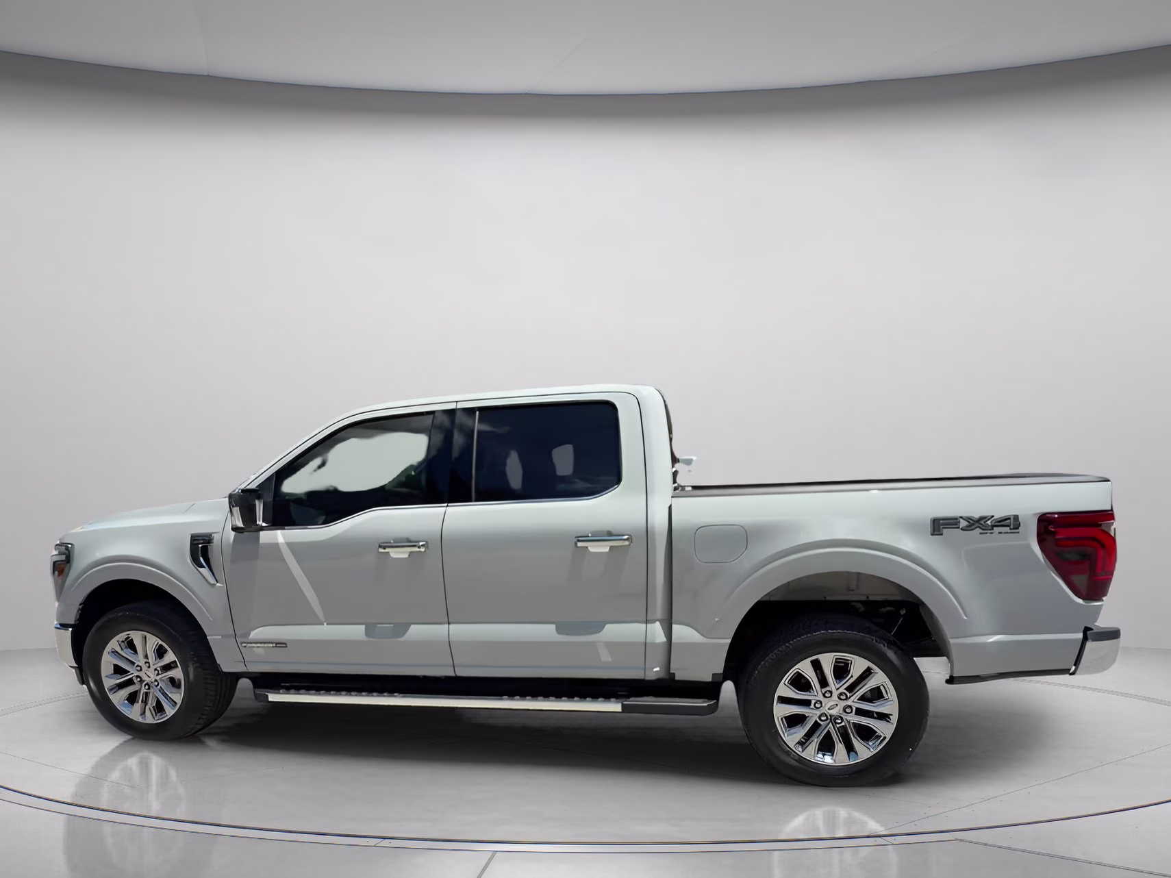 2026 Avalanche Ford F-150 LARIAT Crew Cab Pickup 4X4 Truck
