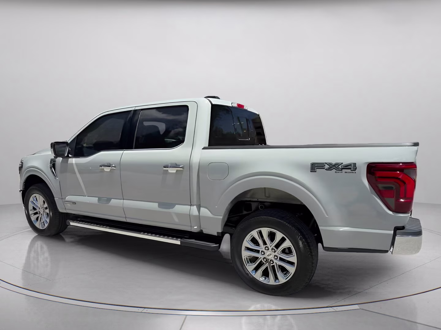 2026 Avalanche Ford F-150 LARIAT Crew Cab Pickup 4X4 Truck