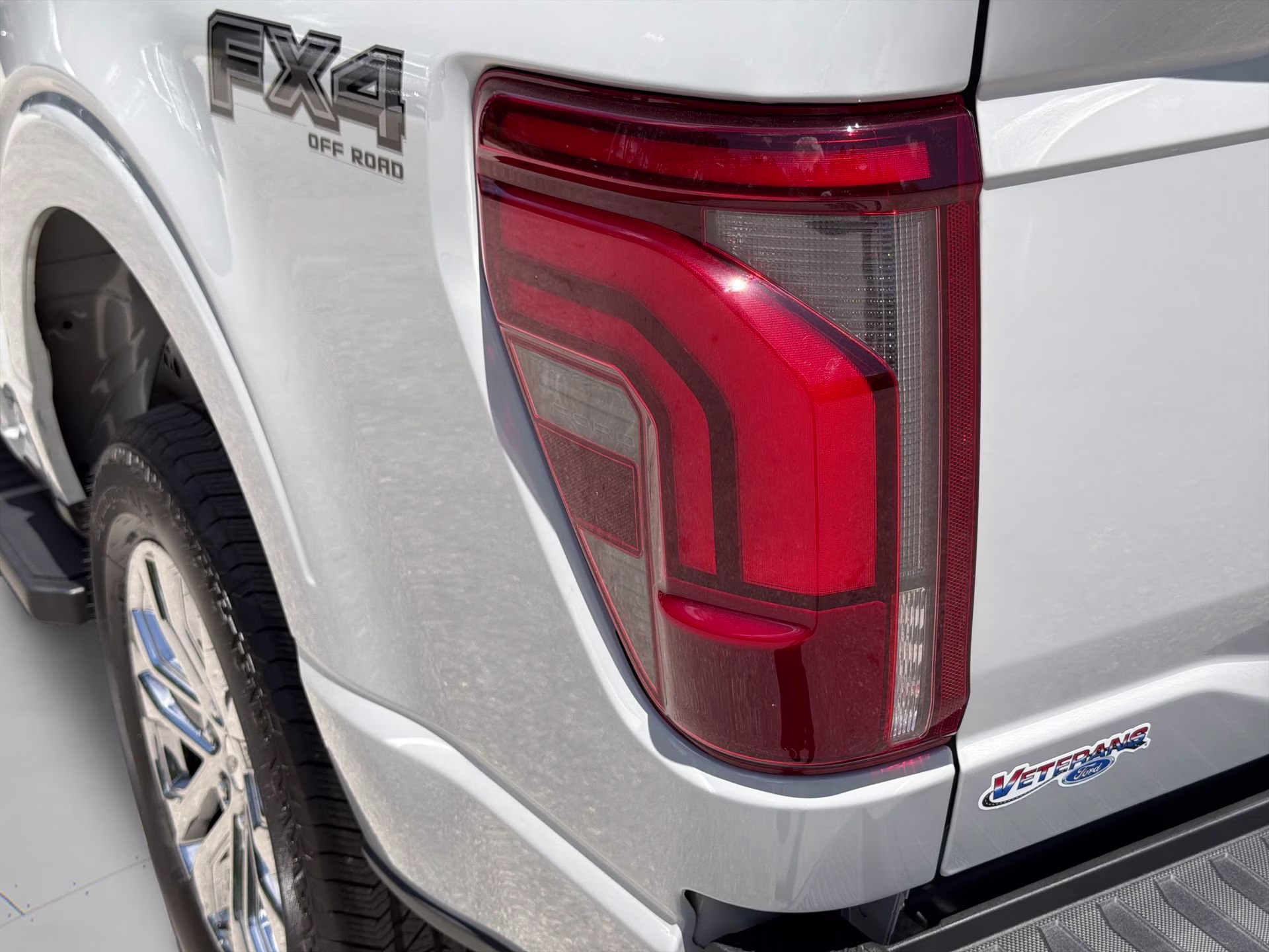 2026 Avalanche Ford F-150 LARIAT Crew Cab Pickup 4X4 Truck