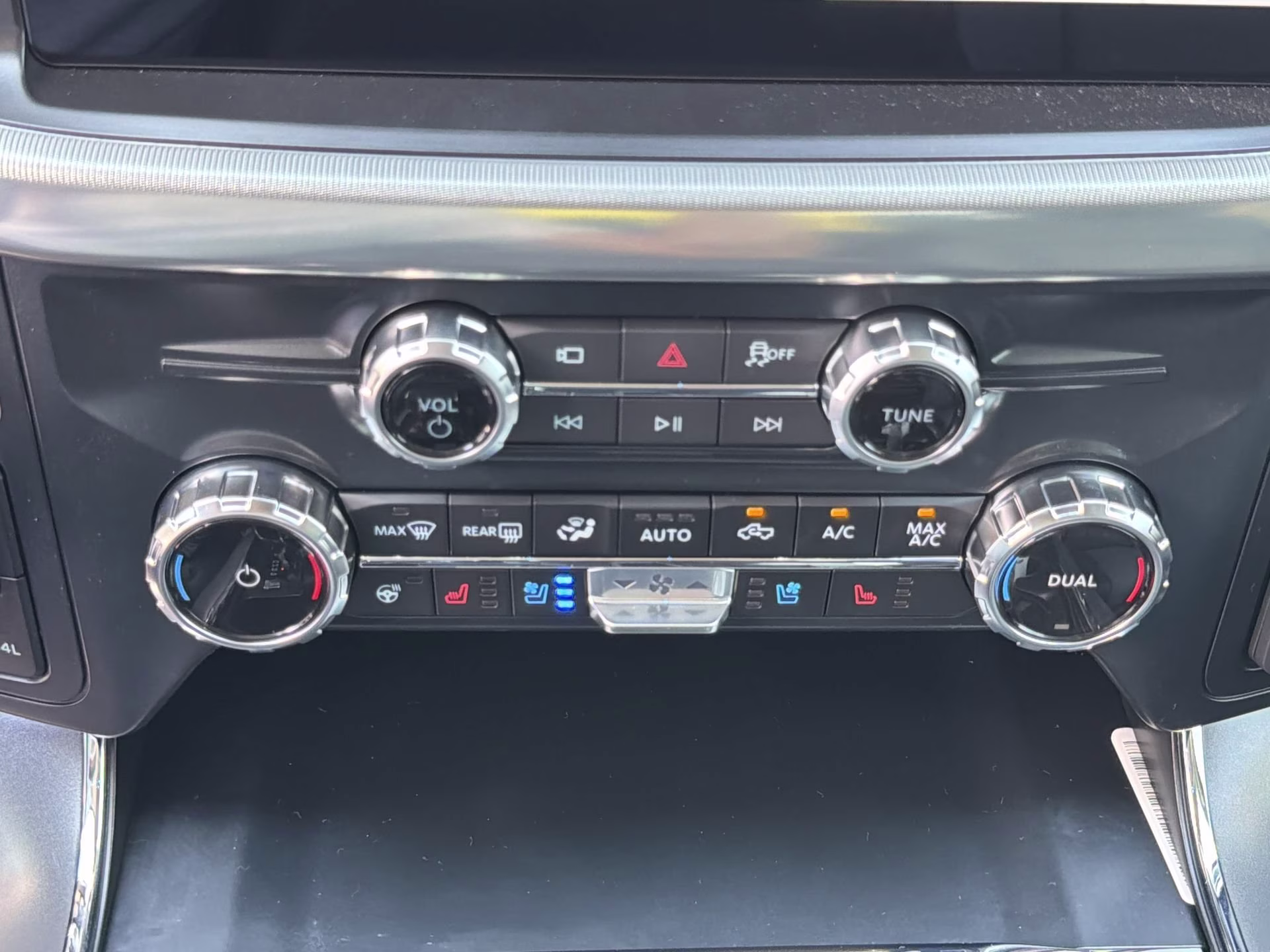 2026 Avalanche Ford F-150 LARIAT Crew Cab Pickup 4X4 Truck