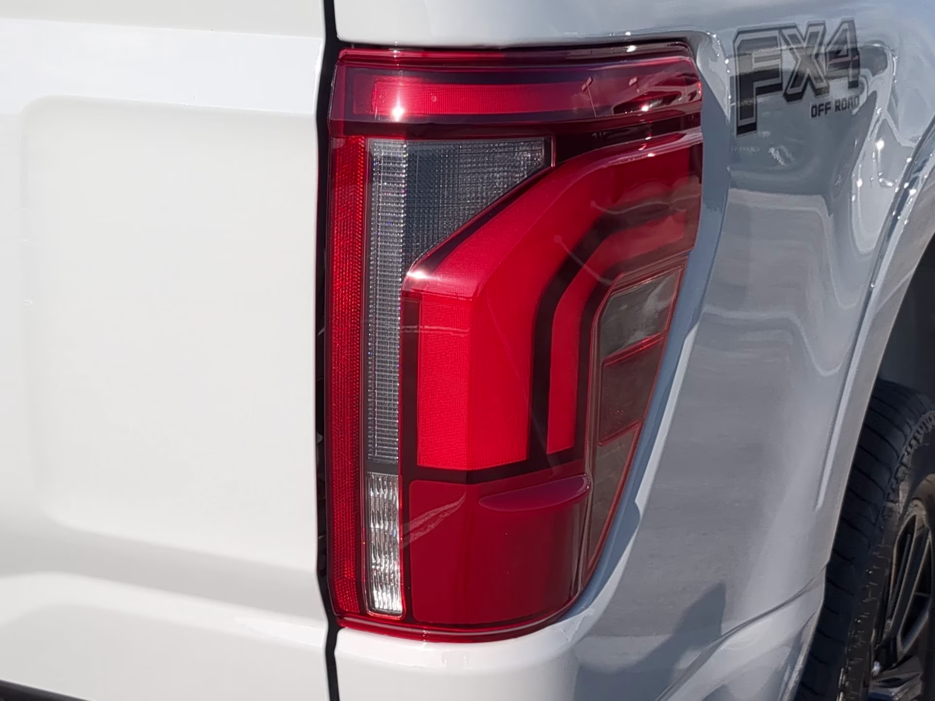 2026 Avalanche Ford F-150 Platinum Crew Cab Pickup 4X4 Truck