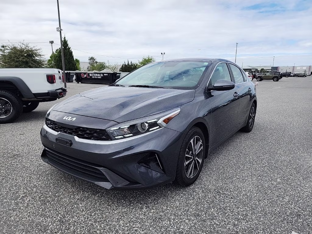 2023 Kia Forte LXS AT's photo