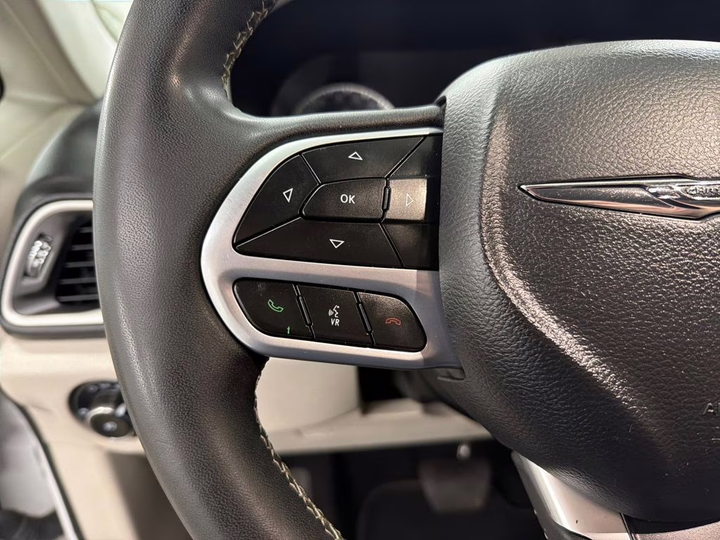 2023 Bright White Clearcoat Chrysler Pacifica Touring L FWD Van