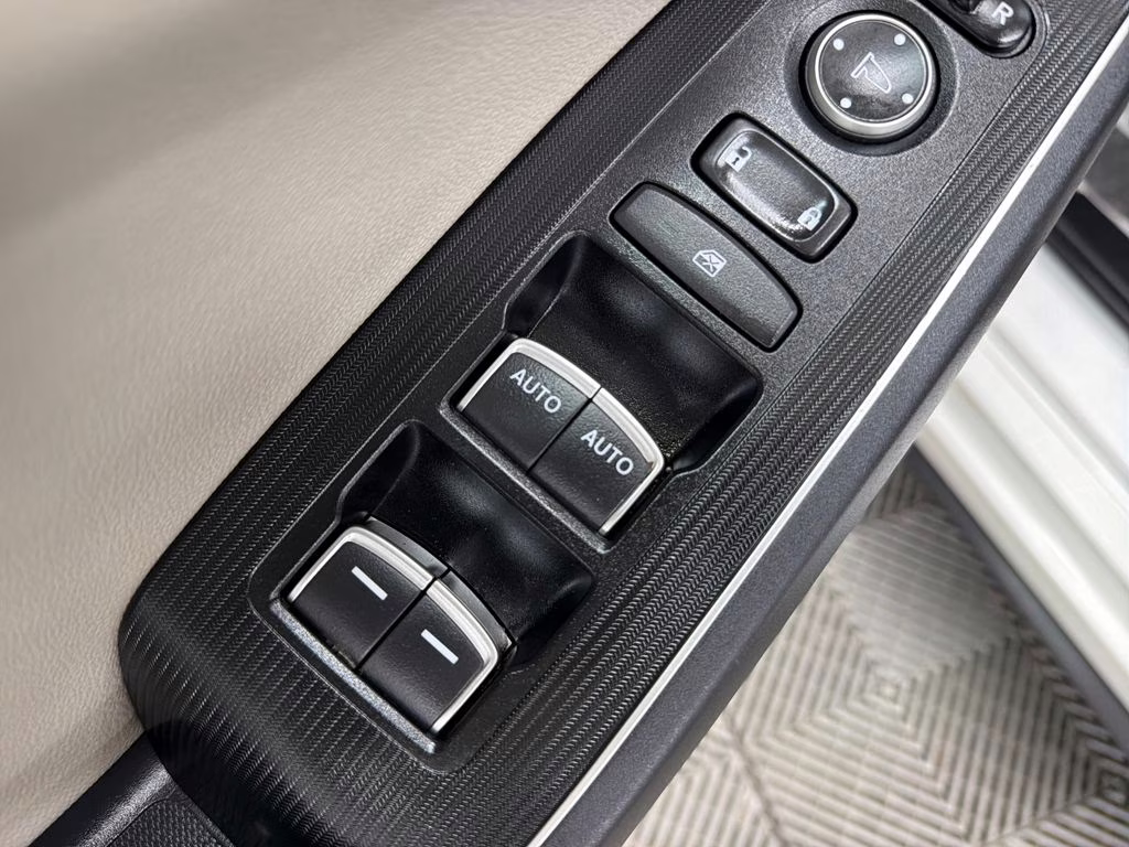 2022 Platinum White Pearl Honda Civic Sport Touring FWD Hatchback