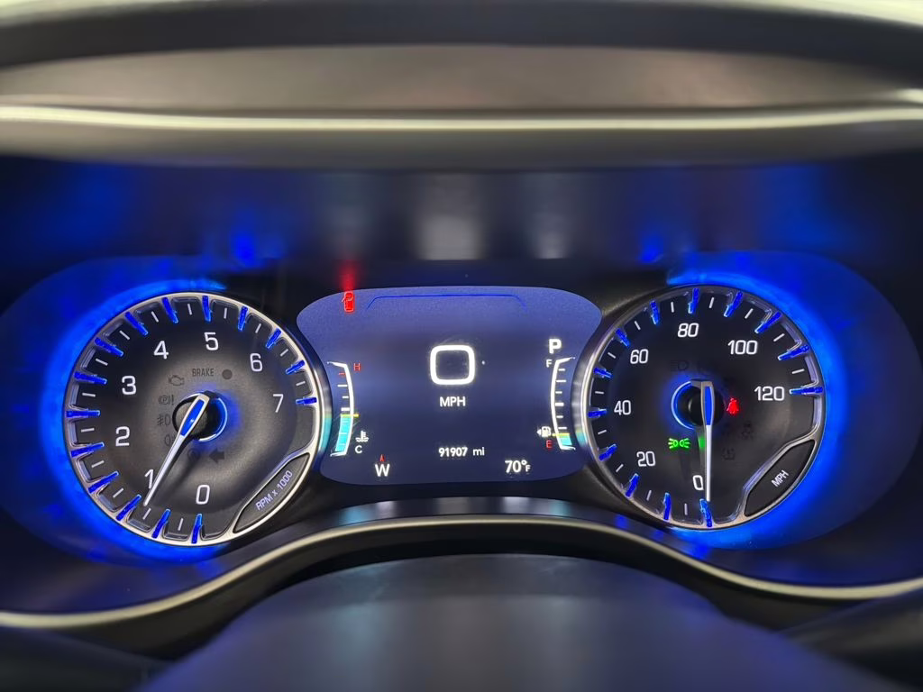 2023 Bright White Clearcoat Chrysler Pacifica Touring L FWD Van