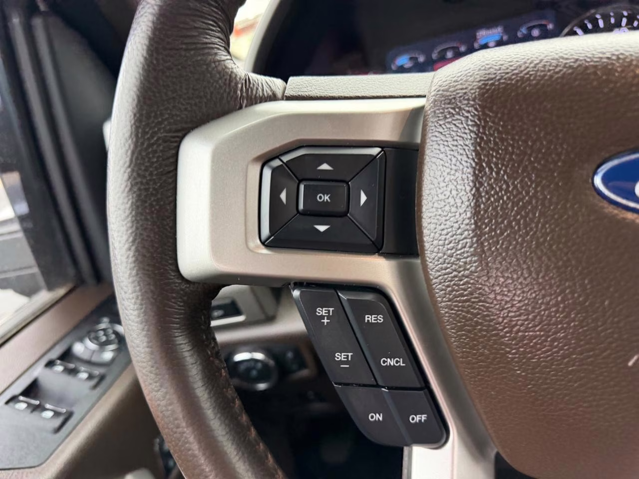 2022 Oxford White Ford Super Duty F-350 SRW King Ranch 4X4 Truck