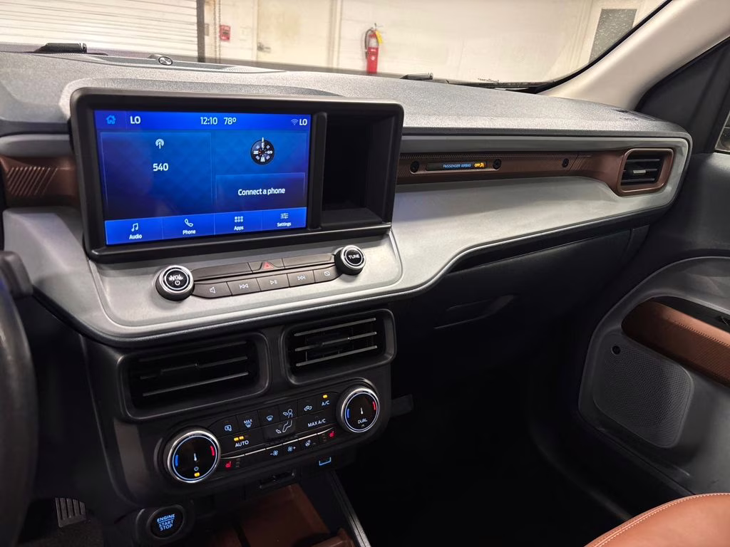 2022 Silver Metallic Ford Maverick Lariat FWD Truck