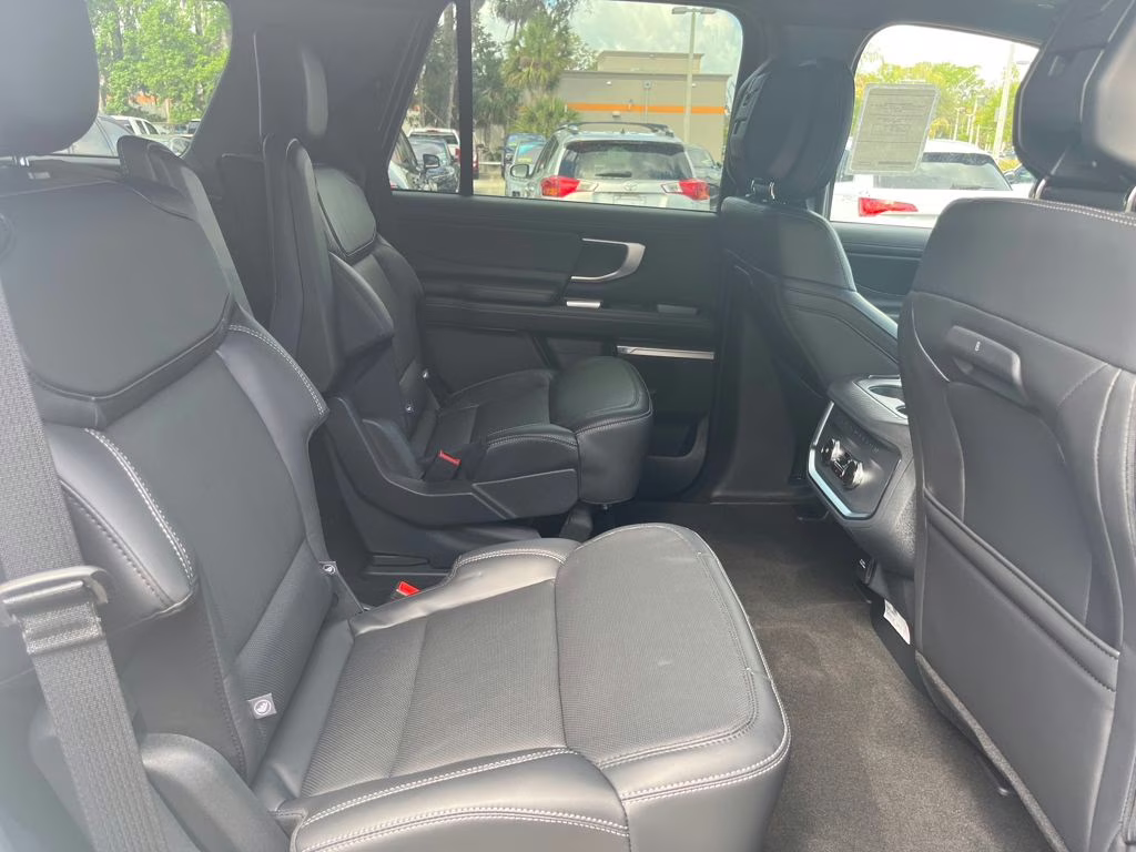 2026 White Ford Expedition Platinum 4X4 SUV