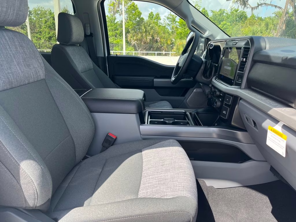 2026 Oxford White Ford Super Duty F-250 SRW XLT 4X4 Truck