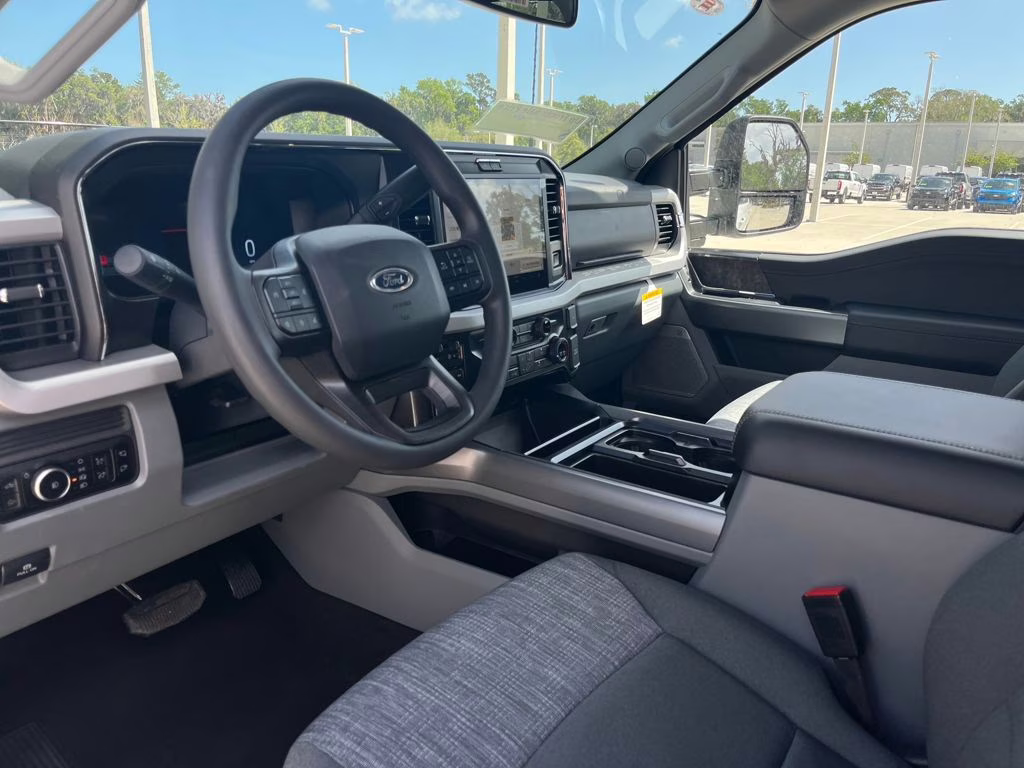 2026 Oxford White Ford Super Duty F-250 SRW XLT 4X4 Truck