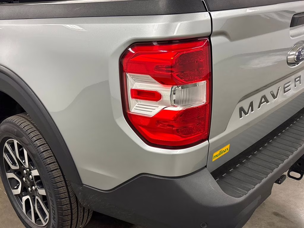 2022 Silver Metallic Ford Maverick Lariat FWD Truck