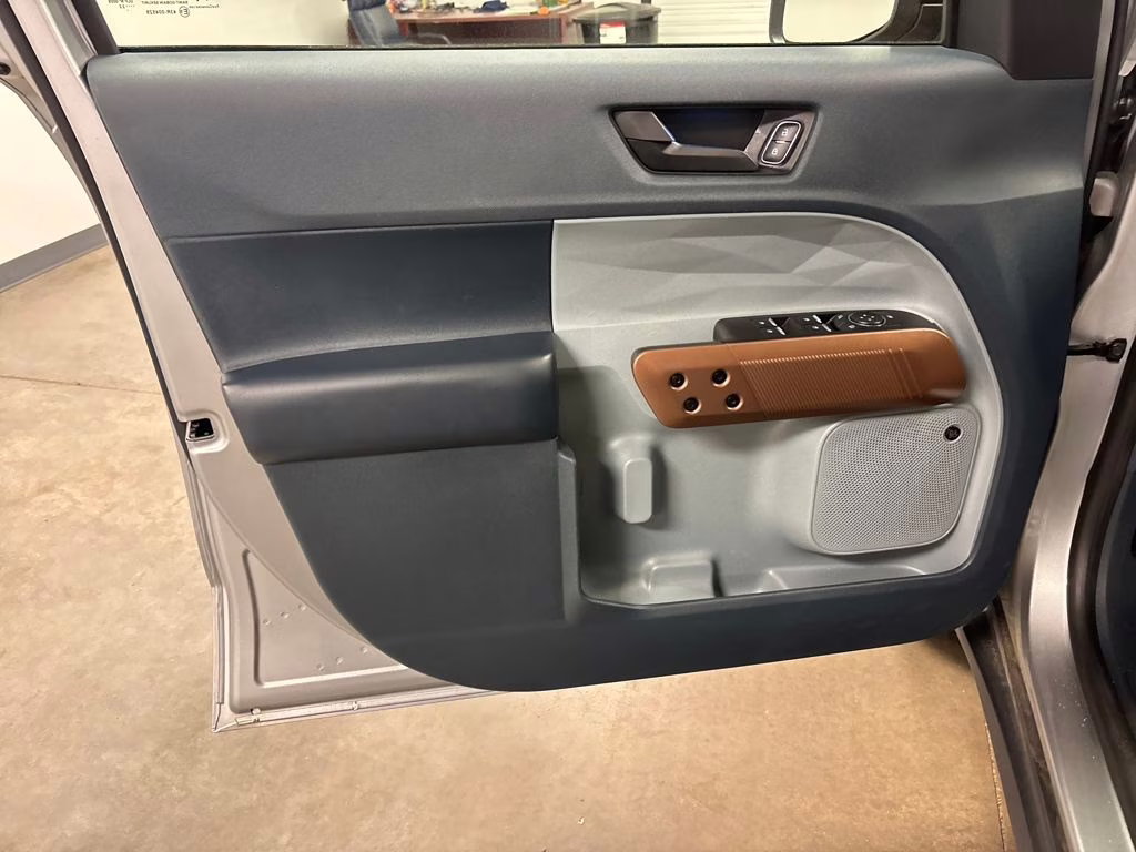 2022 Silver Metallic Ford Maverick Lariat FWD Truck