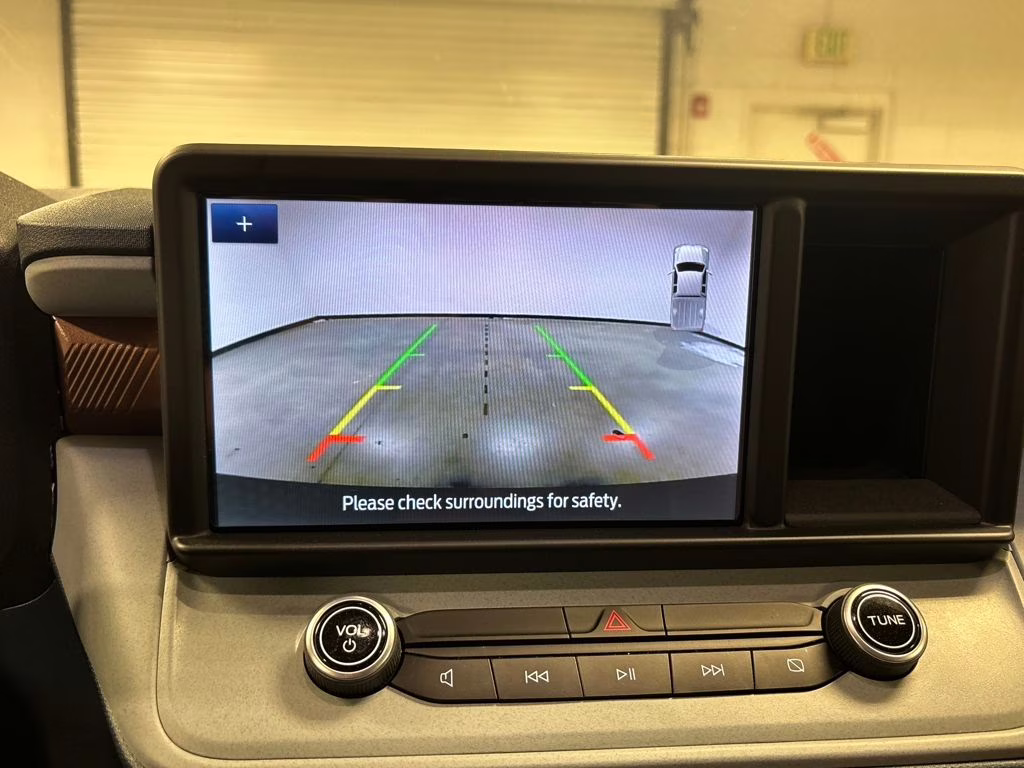 2022 Silver Metallic Ford Maverick Lariat FWD Truck