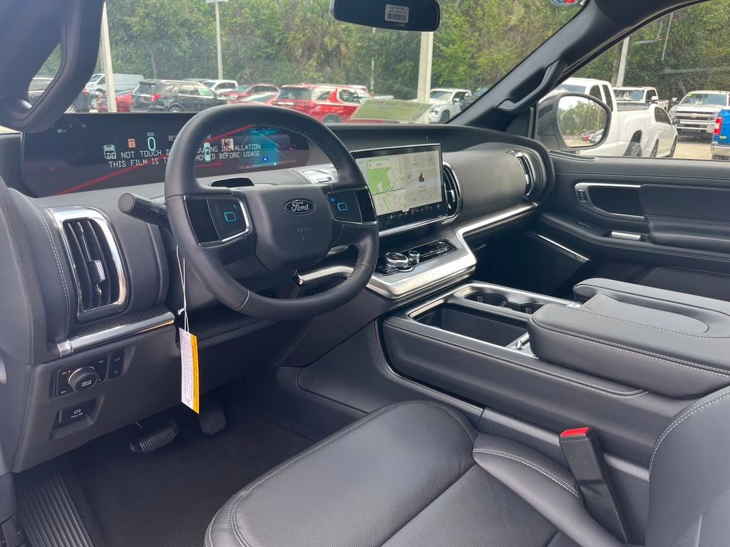 2026 White Ford Expedition Platinum 4X4 SUV