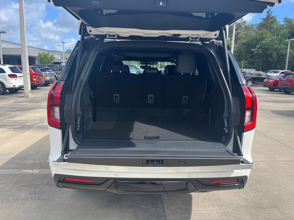 2026 White Ford Expedition Platinum 4X4 SUV