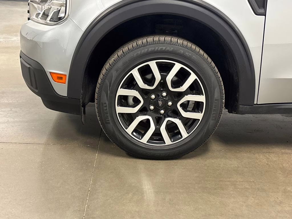 2022 Silver Metallic Ford Maverick Lariat FWD Truck