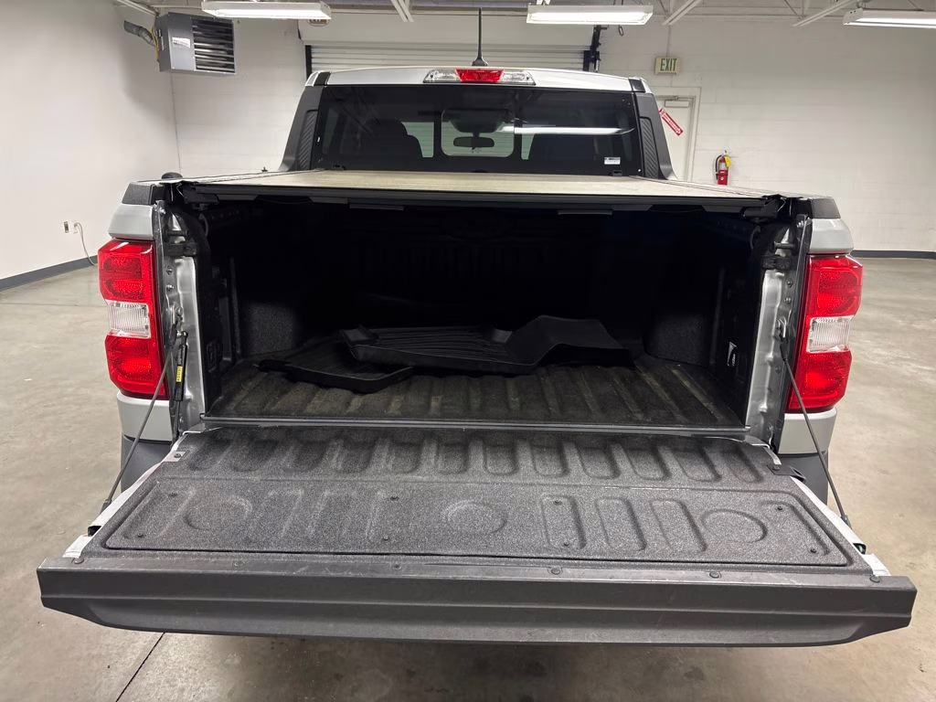 2022 Silver Metallic Ford Maverick Lariat FWD Truck