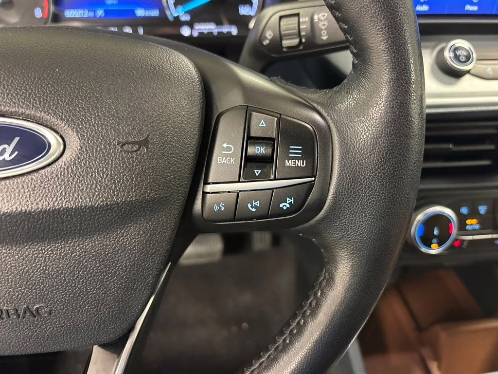 2022 Silver Metallic Ford Maverick Lariat FWD Truck