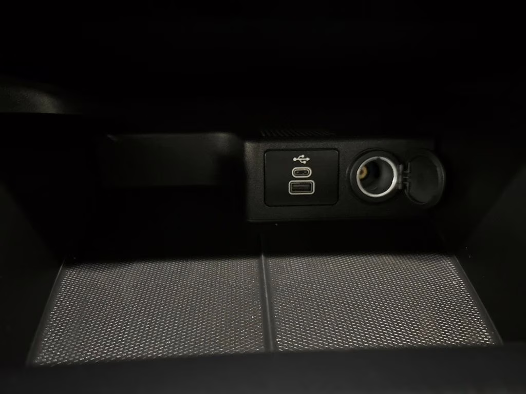 2025 Agate Black Metallic Ford Escape Active FWD SUV