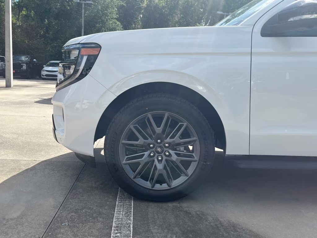 2026 White Ford Expedition Platinum 4X4 SUV