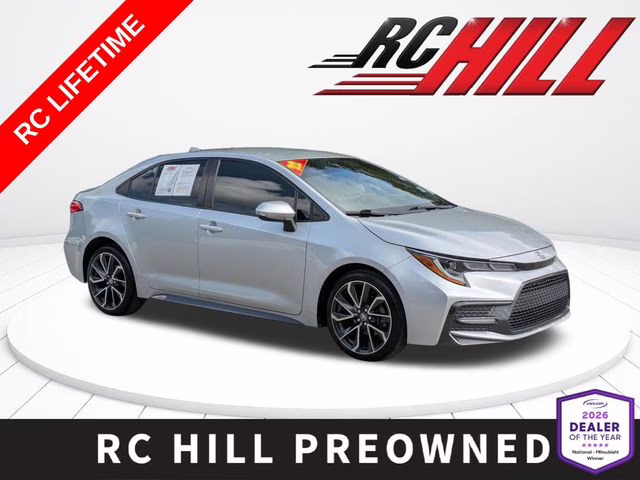 2022 Classic Silver Metallic Toyota Corolla SE FWD Sedan