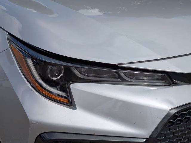 2022 Classic Silver Metallic Toyota Corolla SE FWD Sedan