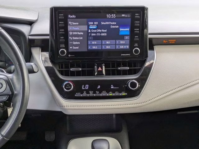 2022 Classic Silver Metallic Toyota Corolla SE FWD Sedan