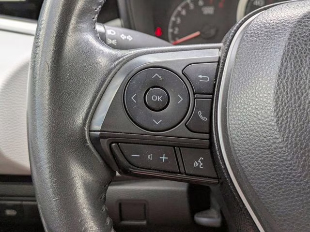 2022 Classic Silver Metallic Toyota Corolla SE FWD Sedan