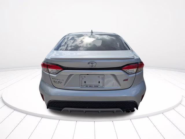 2022 Classic Silver Metallic Toyota Corolla SE FWD Sedan