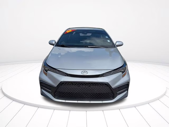 2022 Classic Silver Metallic Toyota Corolla SE FWD Sedan