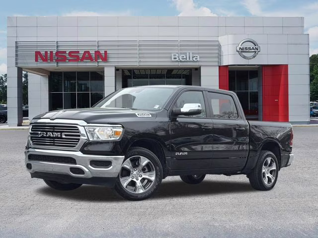 2024 Diamond Black Crystal Pearlcoat Ram 1500 Laramie RWD Truck