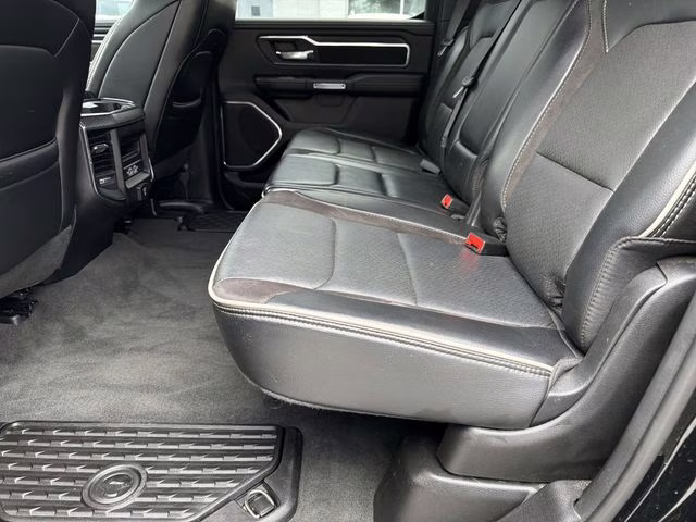 2024 Diamond Black Crystal Pearlcoat Ram 1500 Laramie RWD Truck