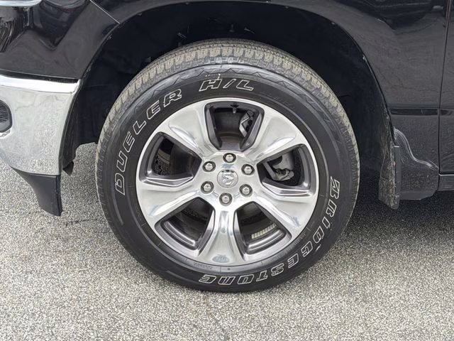 2024 Diamond Black Crystal Pearlcoat Ram 1500 Laramie RWD Truck