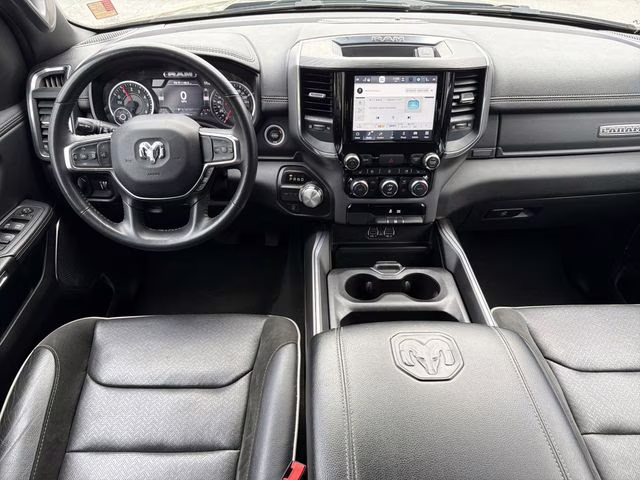 2024 Diamond Black Crystal Pearlcoat Ram 1500 Laramie RWD Truck