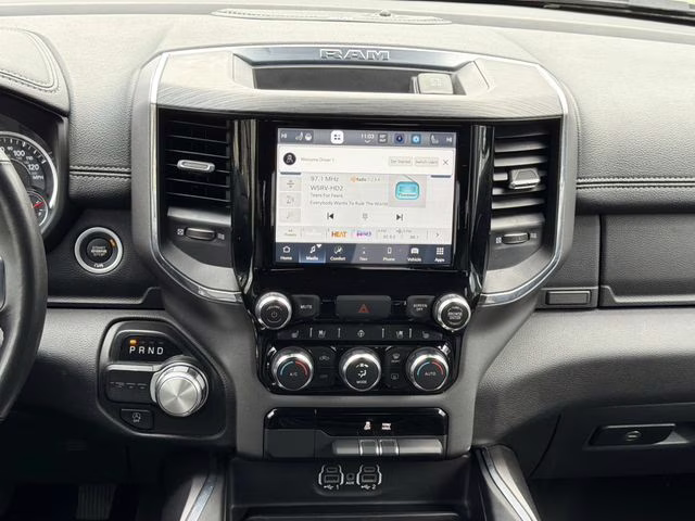 2024 Diamond Black Crystal Pearlcoat Ram 1500 Laramie RWD Truck