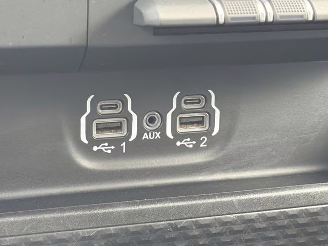 2024 Diamond Black Crystal Pearlcoat Ram 1500 Laramie RWD Truck