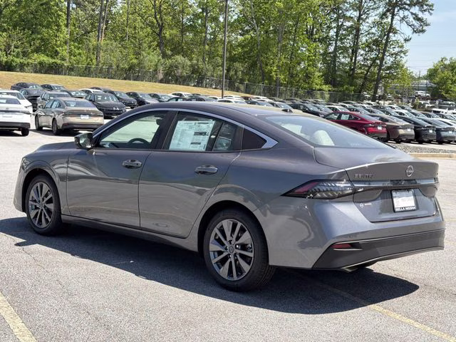 2026 Gun Metallic Nissan Sentra SL FWD Sedan