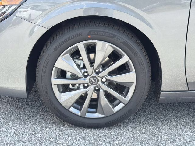 2026 Gun Metallic Nissan Sentra SL FWD Sedan
