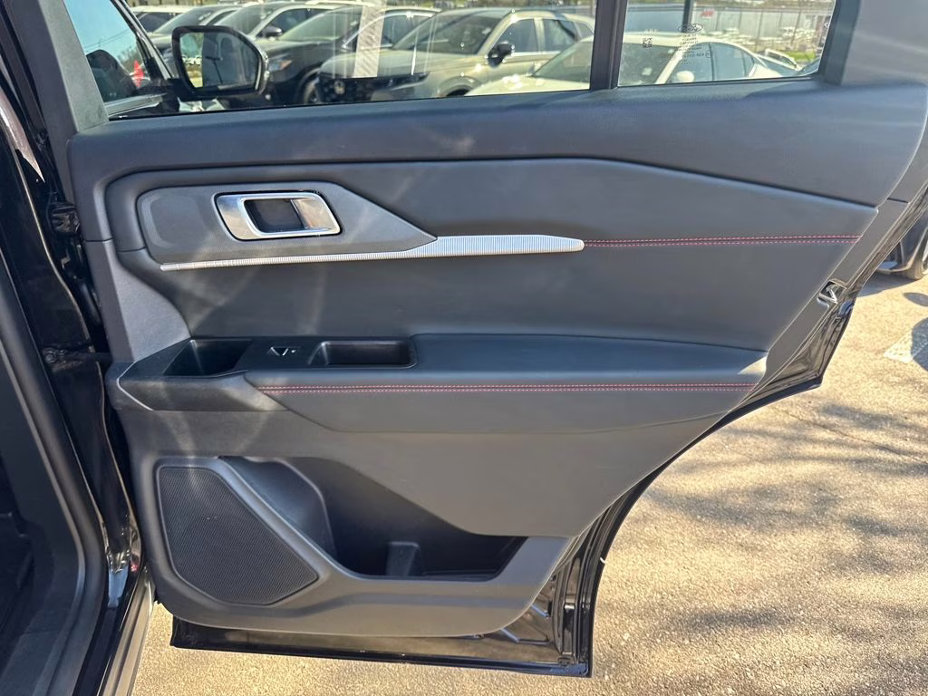 2025 Black Metallic Ford Explorer ST-Line 4X4 SUV