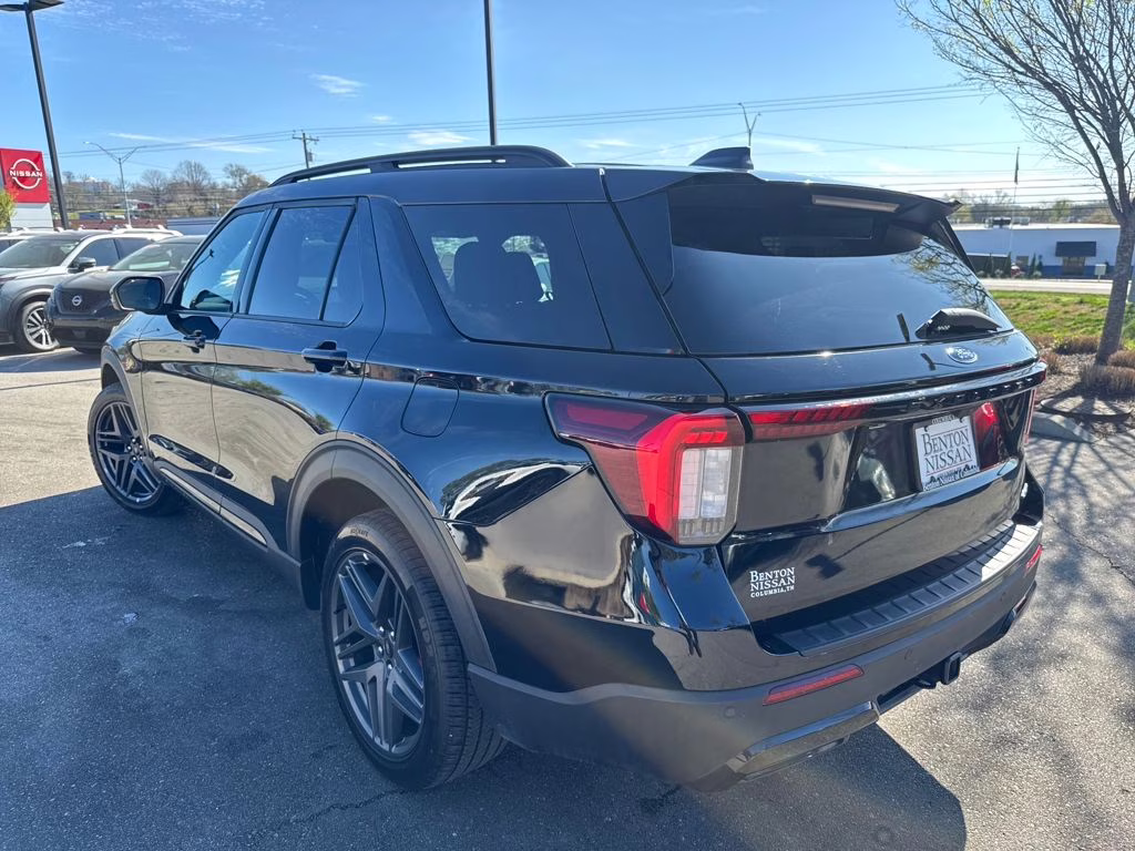 2025 Black Metallic Ford Explorer ST-Line 4X4 SUV