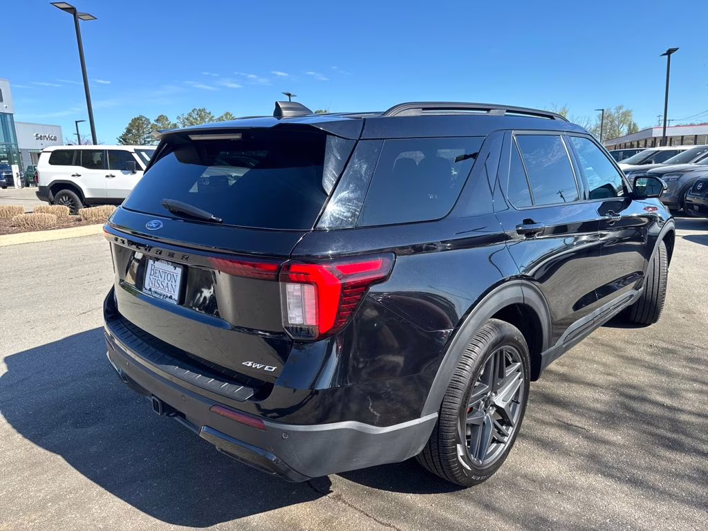 2025 Black Metallic Ford Explorer ST-Line 4X4 SUV