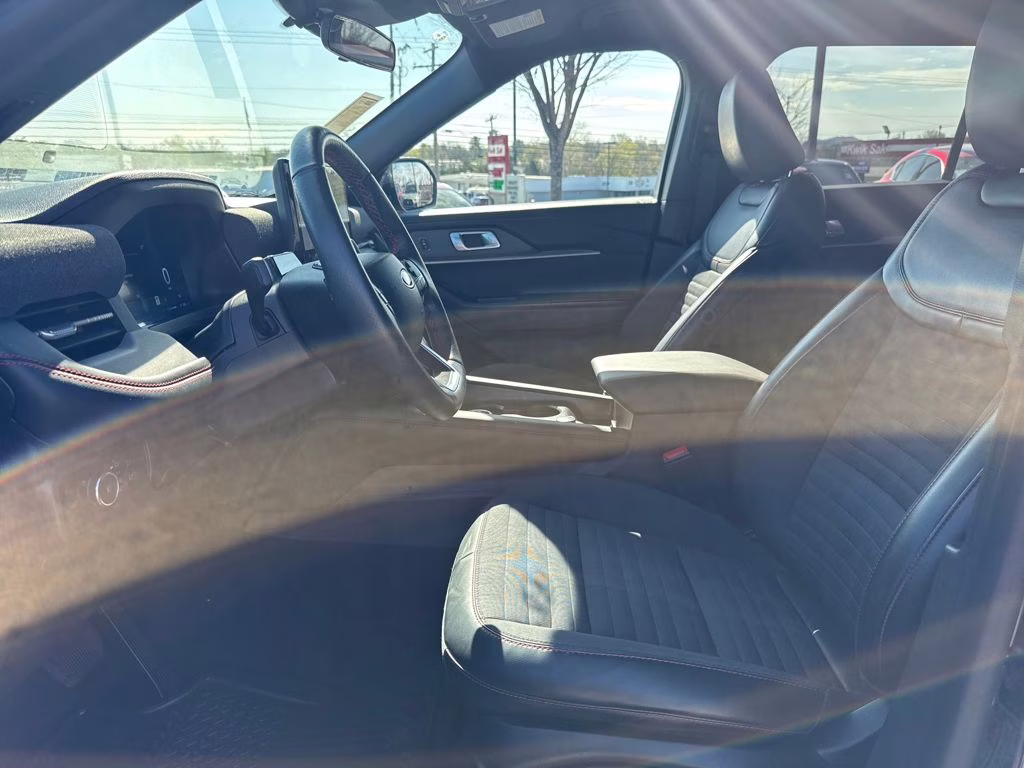 2025 Black Metallic Ford Explorer ST-Line 4X4 SUV