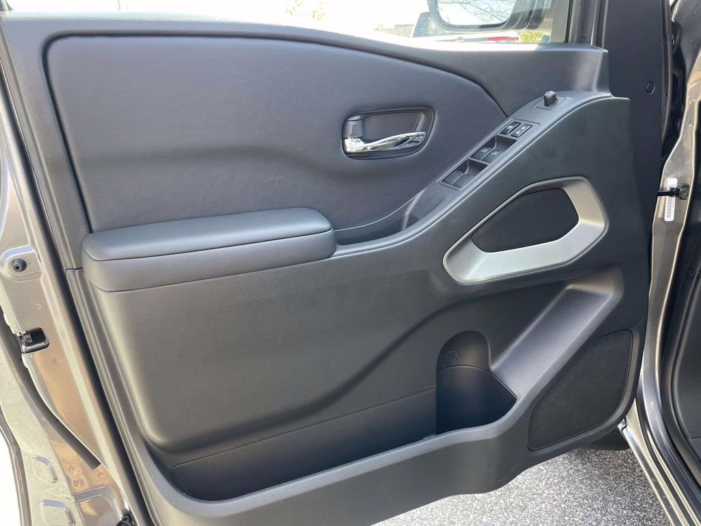 2026 Gun Metallic Nissan Frontier SV 4X4 Truck