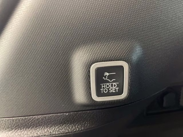 2026 Bright White Clearcoat Jeep Grand Cherokee Altitude 4X4 SUV