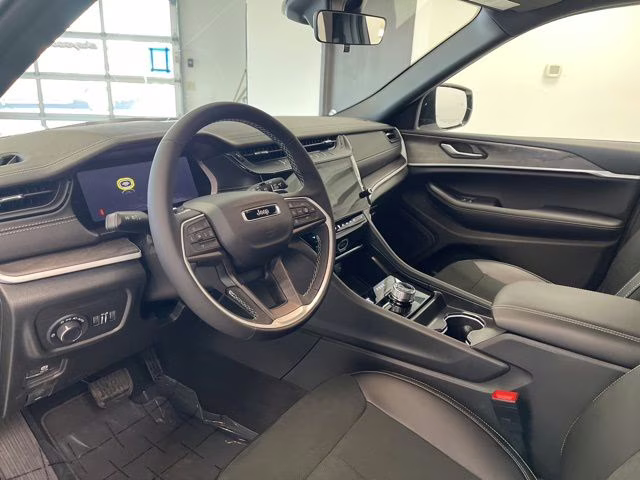 2026 Bright White Clearcoat Jeep Grand Cherokee Altitude 4X4 SUV