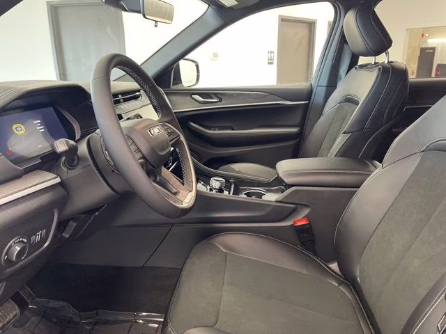 2026 Bright White Clearcoat Jeep Grand Cherokee Altitude 4X4 SUV