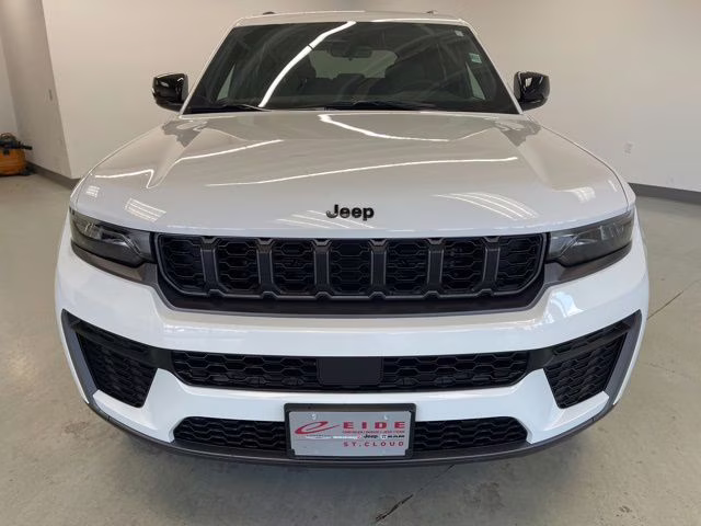 2026 Bright White Clearcoat Jeep Grand Cherokee Altitude 4X4 SUV