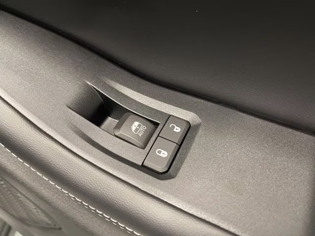 2026 Bright White Clearcoat Jeep Grand Cherokee Altitude 4X4 SUV