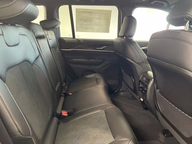 2026 Bright White Clearcoat Jeep Grand Cherokee Altitude 4X4 SUV