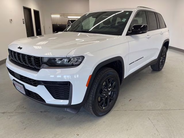 2026 Bright White Clearcoat Jeep Grand Cherokee Altitude 4X4 SUV